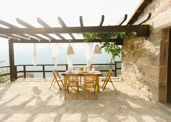 Apedeceo Belesar Villa, Ribeira Sacra, Galicia